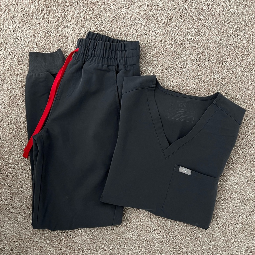 Figs dark grey Scrub Set with Red Accent